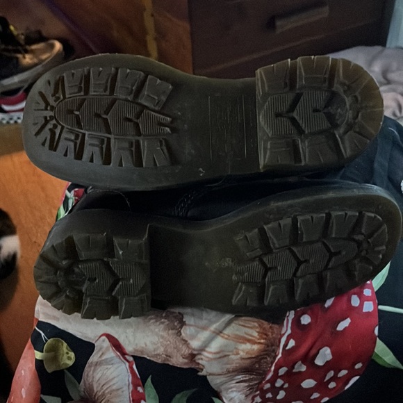 Doc Martens - Picture 4 of 5